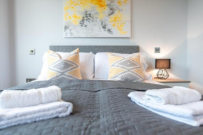 Apartment Nine Staines Upon Thames - Free Parking - Heathrow - Thorpe Park